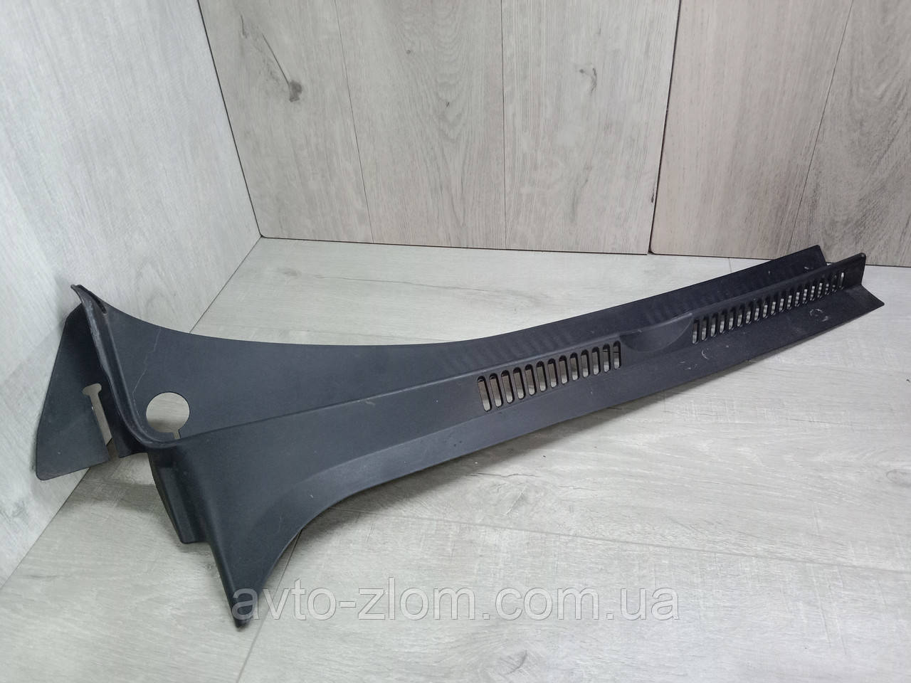 Жабо, пластик під лобове скло Volkswagen Golf Plus. Гольф Плюс. Правий. 5M0819404B., фото 1