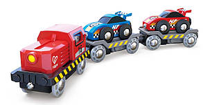 Набір іграшкової залізниці Hape Поїзд-транспортер для гоночних автомобілів (E3735)