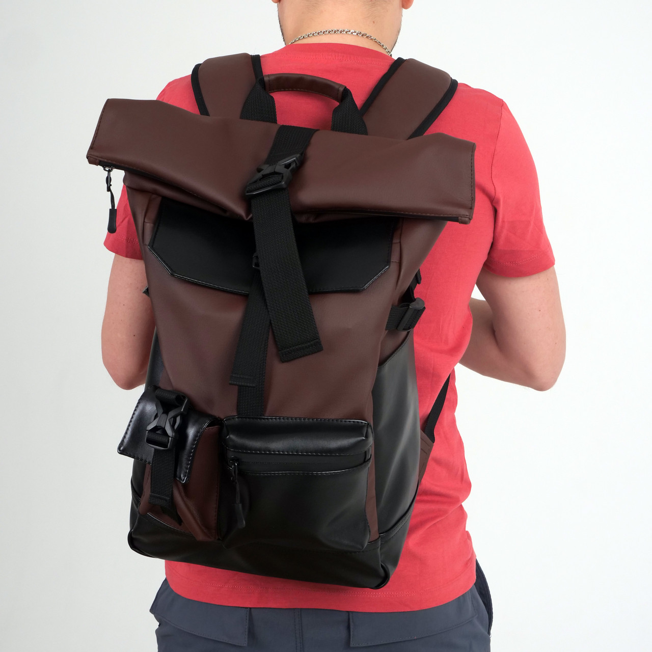 Універсальний рюкзак Роллтоп для ноутбука для подорожей коричневого кольору з екошкіри