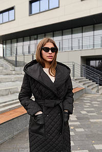 Стильний весняний стьоганий плащ двобортний з капюшоном на поясі чорний