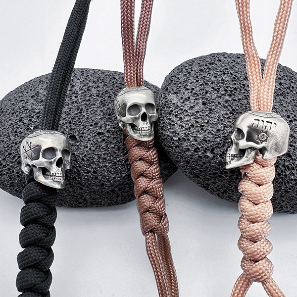 Бусина для бороди і для темляка Череп з символами, фото 1