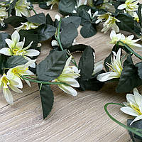 Искусственная лиана с цветами 200см салатная