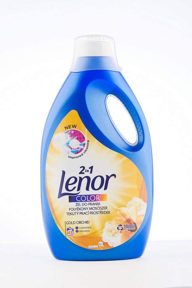 

Гель для стирки Lenor Color 2475 мл (8001841615295)