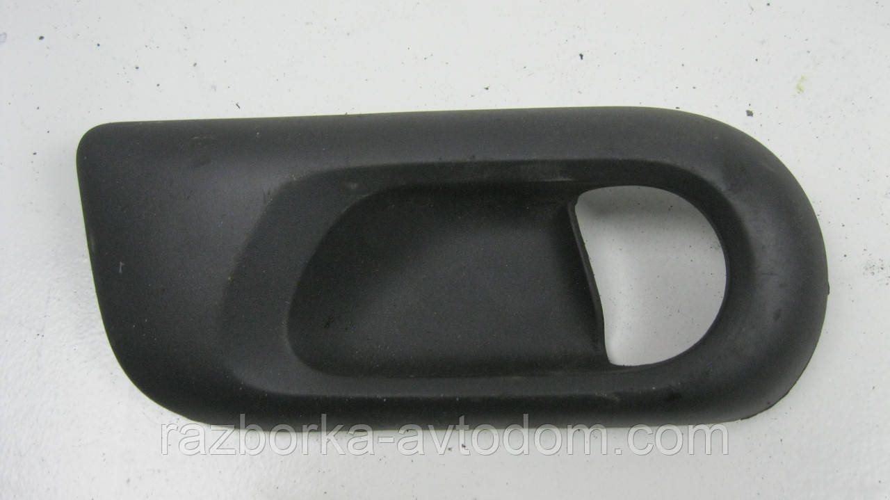 Накладка ручки задньої лівої двері внутрішня Opel Corsa C (2000-2012), Combo (2001-2011) OE:13107018