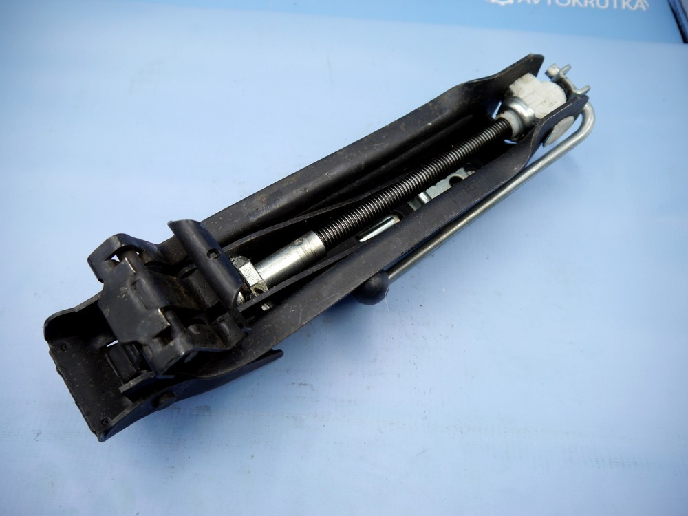 Домкрат Volkswagen Jetta 5 (2005-2011) - 1K0011031C, фото 1