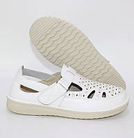 Літні білі закриті туфлі з екошкіри на кожен день з липучкою
