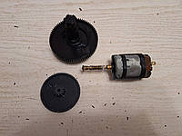 Шестерня редуктора Z-77 и шестерня редуктора малая + мотор для кофемашины Saeco Xelsis Type HD89** б/у
