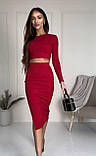 Стильний жіночий літній костюм топ зі спідницею олівець міді з розрізом в рубчик розмір червоний ошатний жіночий костюм, фото 6