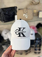 Белая кепка с вышивкой Calvin Klein