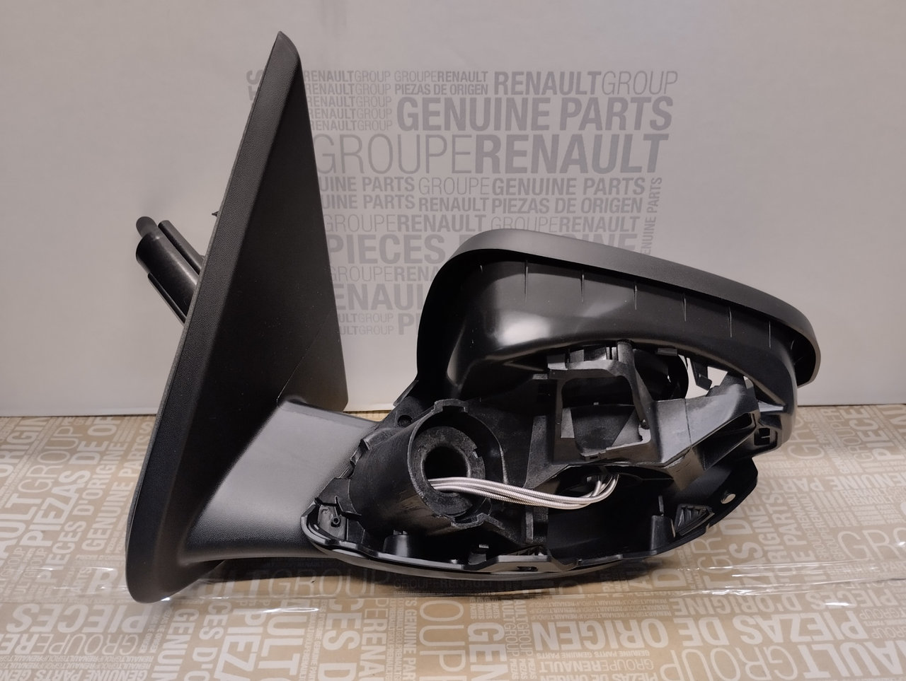 Зеркало наружное левое на Renault Duster II 2017- Оригинал 963023827R ...