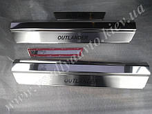 Накладки на пороги Mitsubishi OUTLANDER I с 2001-2006 гг. (Premium)