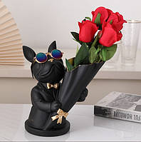 Статуетка-ваза "Чорний бульдог із букетом".