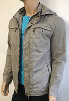 Куртка -вітровка чоловіча, SAZ, свіло-сірого кольору, із знімним капюшоном, злегка приталені, пряма, Китай.