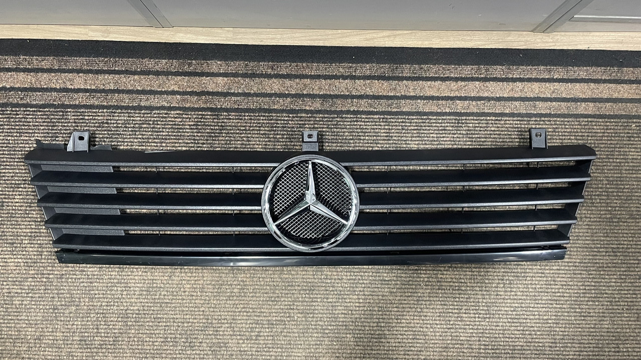 Решітка радіатора Mercedes Vito 638 (1996-2003) - Mercedes-Benz - Оригінал - 638 880 04 83