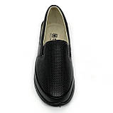 Жіночі шкіряні моксини сліпони на низькому ходу чорного кольору 230570(1) розмір 36, фото 3