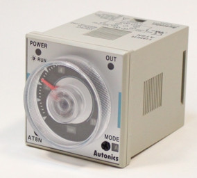 AT8N-2 1 живлення 24VAC/24VDC Реле часу (0,5с.-100 год.)