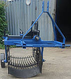 Однорядна вібраційна картоплекопалка КТН-1ВЄ до мінітрактора (активний ніж 50см, вага 86 кг), фото 4