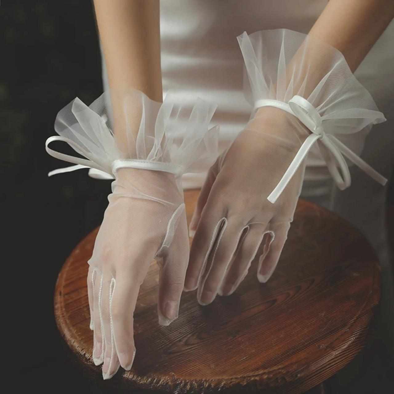 Рукавички жіночі весільні білі
