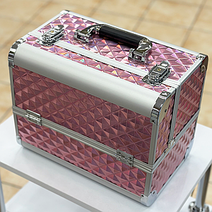 Металева валіза кейс майстра для косметики з полицями, рожева призма
