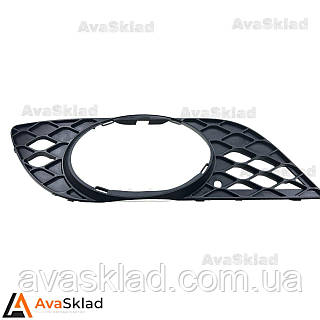 Решітка бампера права Mercedes W211 A2118850422 оригінал