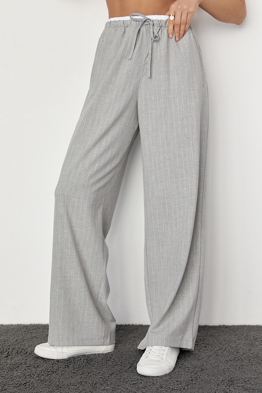 Жіночі штани в смужку з гумкою на талії — світло-сірий колір, M (є розміри)