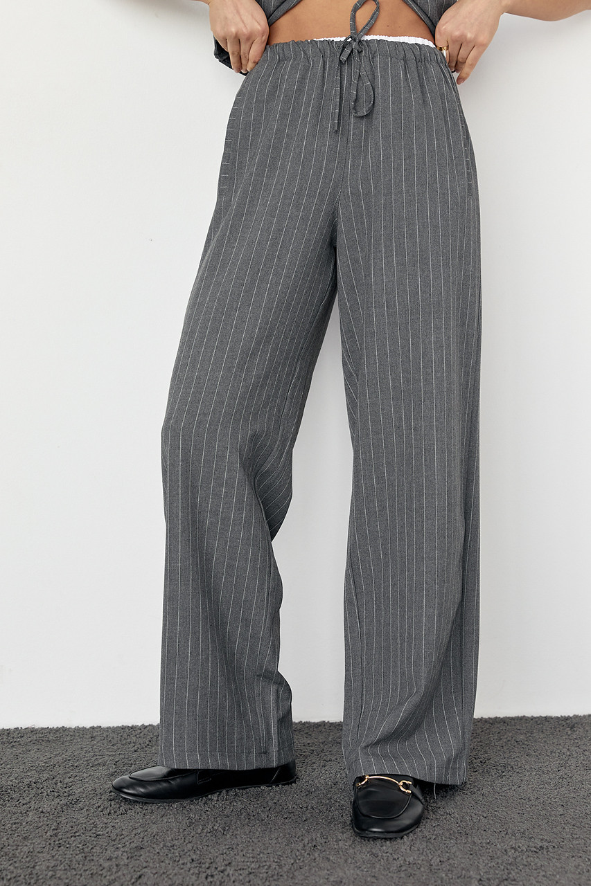 Жіночі штани в смужку з гумкою на талії — темно-сірий колір, M (є розміри)