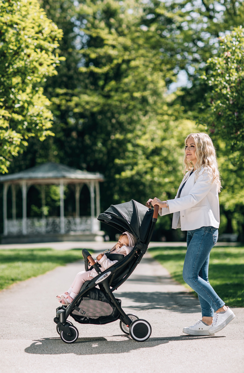 Прогулянковий візочок FreeON (5-ти точковий ремінь безпеки, регульована спинка) NANO Black 39180 Чорна