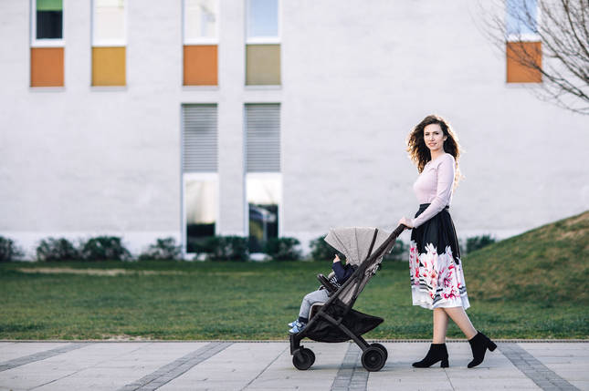 Прогулянковий візочок FreeON (5-ти точковий ремінь безпеки, регульована підніжка) DIAMOND Grey 38220 Сіра, фото 2