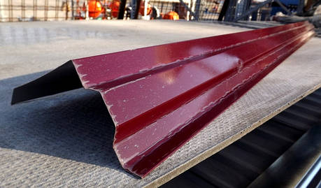 Вітрова планка, (торцева) для покрівлі RAL 3005, червона, фото 2