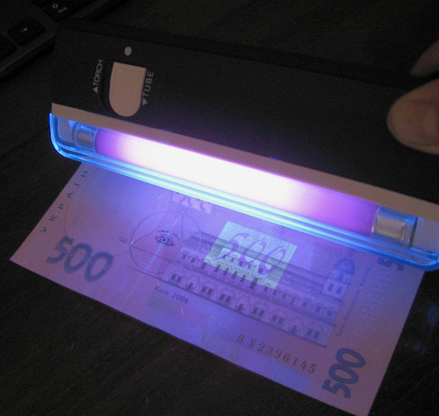 Детектор Валют DL 01,Портативный UV детектор валют,портативный ультрафиолетовый детектор купюр! Мега цена - фото 1 - id-p2127887741