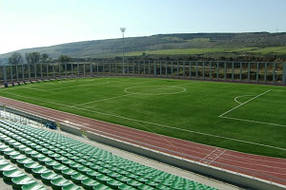 Будівництво великих футбольних полів