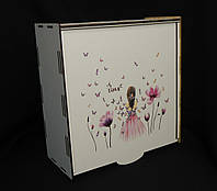 Коробка-пенал, білого кольору "Дівчина з метеликами"