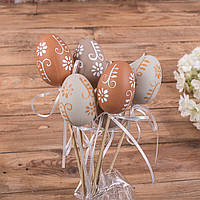 Яйця пластикові розмальовані на палочці коричневі 6 шт)