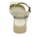 Жіночі шкіряні босоніжки бежевого кольору на підборах Diana 232/565 розмір 36, фото 6