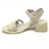Жіночі шкіряні босоніжки бежевого кольору на підборах Diana 232/565 розмір 36, фото 2