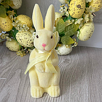 Фигурка декоративная Кролик с бантом с флоковым напылением 6*18см, цвет желтый пастельный