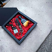 Подарочный набор PORSCHE Кожаный брелок + автопарфюм + щетка для чистки салона