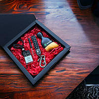 Подарочный набор SKODA Кожаный брелок + автопарфюм + щетка для чистки салона