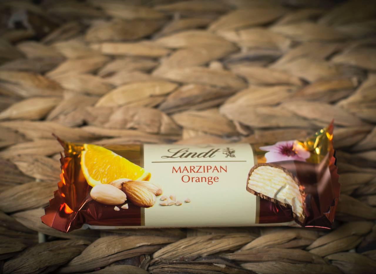 Марципановий батончик з апельсином Lindt Marzipan Orange 50г. Швейцарія