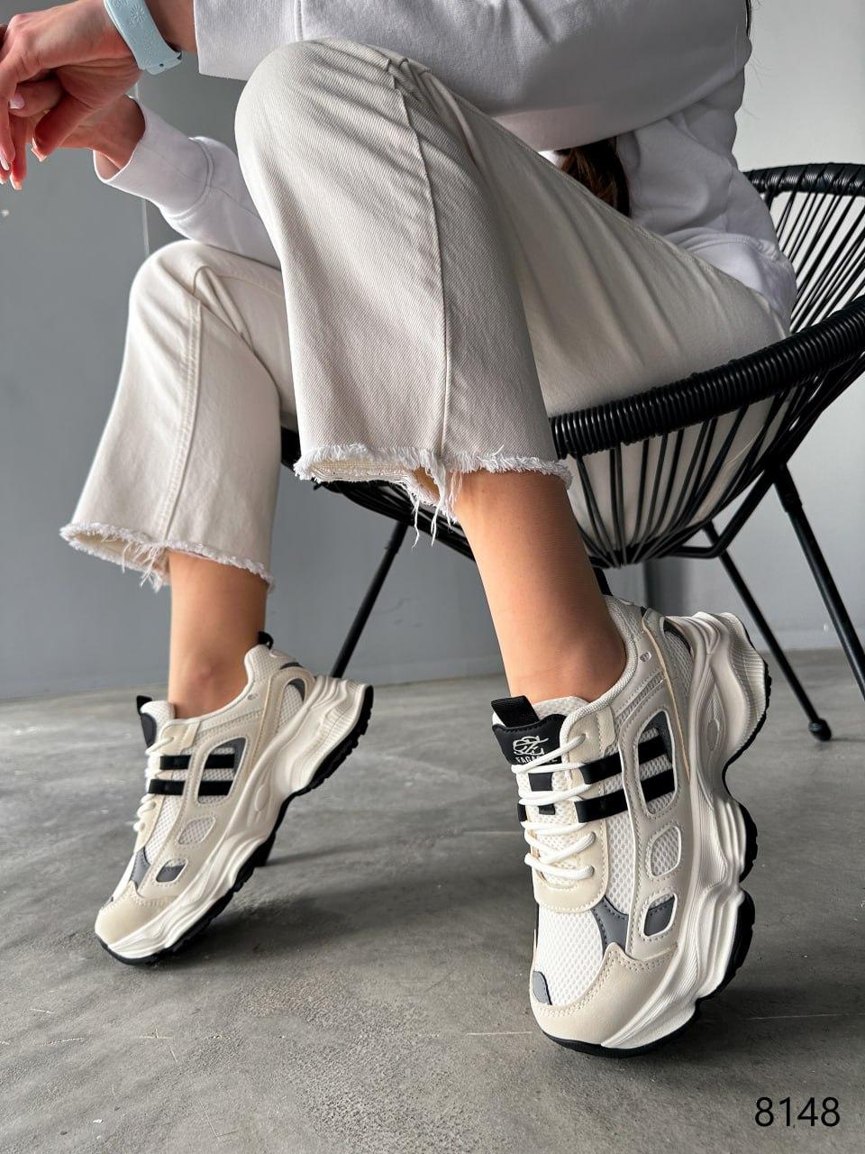 Жіночі кросівки з текстильним верхом, модне спортивне взуття для активного відпочинку