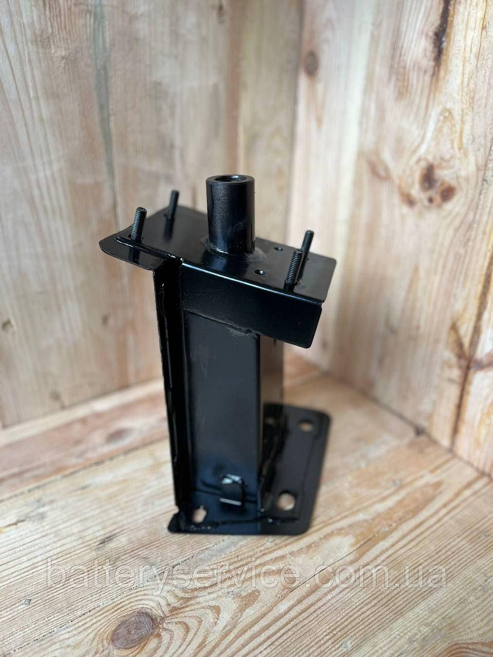 Кронштейн переднього підсилювача лівий Nissan Leaf ZE0 AZE0 (2010-2017), фото 1