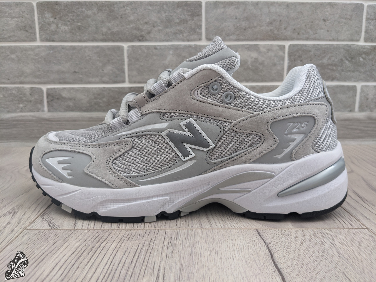 Женские кроссовки New Balance 725 \ Нью Беланс 725 \ 38 - фото 1 - id-p2128801693