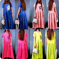 Жіноче молодіжне легке літне плаття-сарафан із воланомі максі вільного крою в кольорах.
