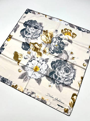 Шовкова брендова хустка Dolce Gabbana 90*90 см молочна ручна обробка краю, фото 3