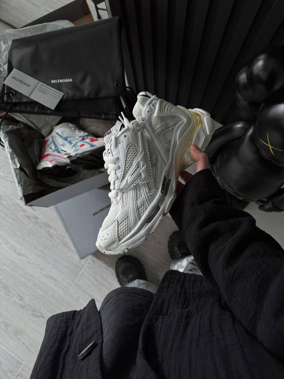 Кросівки чоловічі білі Balenciaga Runner Trainer White (15924)