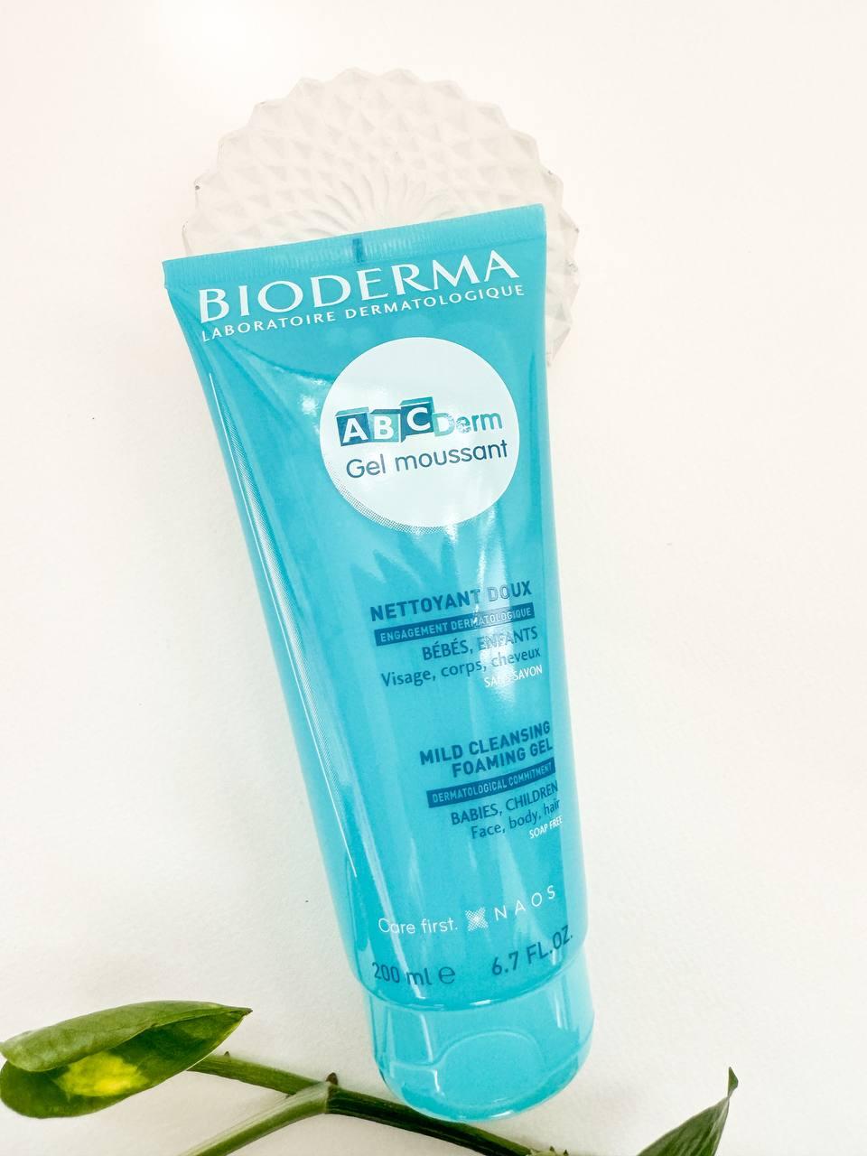 Очищувальний гель для душу Bioderma ABCDerm Gel Moussant Ніжний дитячий очищувальний гель Гель для купання