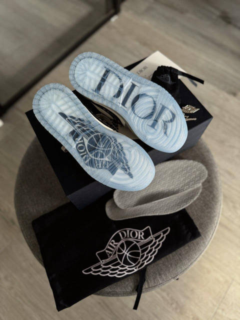 Кроссовки женские серые Jordan Retro Low Dior (15943) Магазин