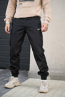 Мужские чёрные спортивные штаны Nike удобные весна-осень, Качественные чёрные брюки Найк демисезонные плащевка