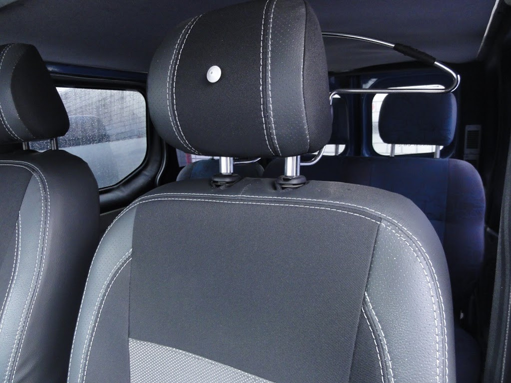 Авточехлы (кожзам и ткань, Premium) Передние 2 и 1 и салон для Opel Vivaro 2001-2015 гг DG - фото 2 - id-p2127863736