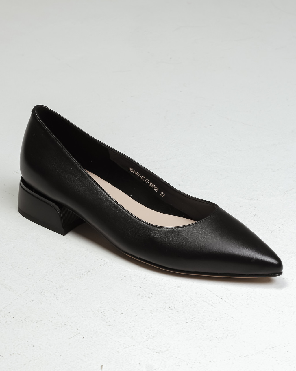 Туфлі з загостреним носом Berkonty 31670217 35 чорні шкіра